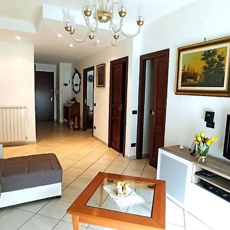 Il Tulipano Apartment San Bartolomeo Al Mare Exterior photo